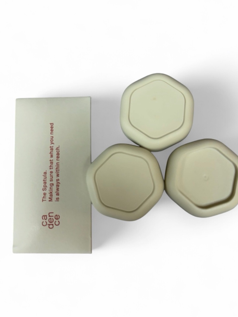 Cadence bundle in the color sand includes spatula